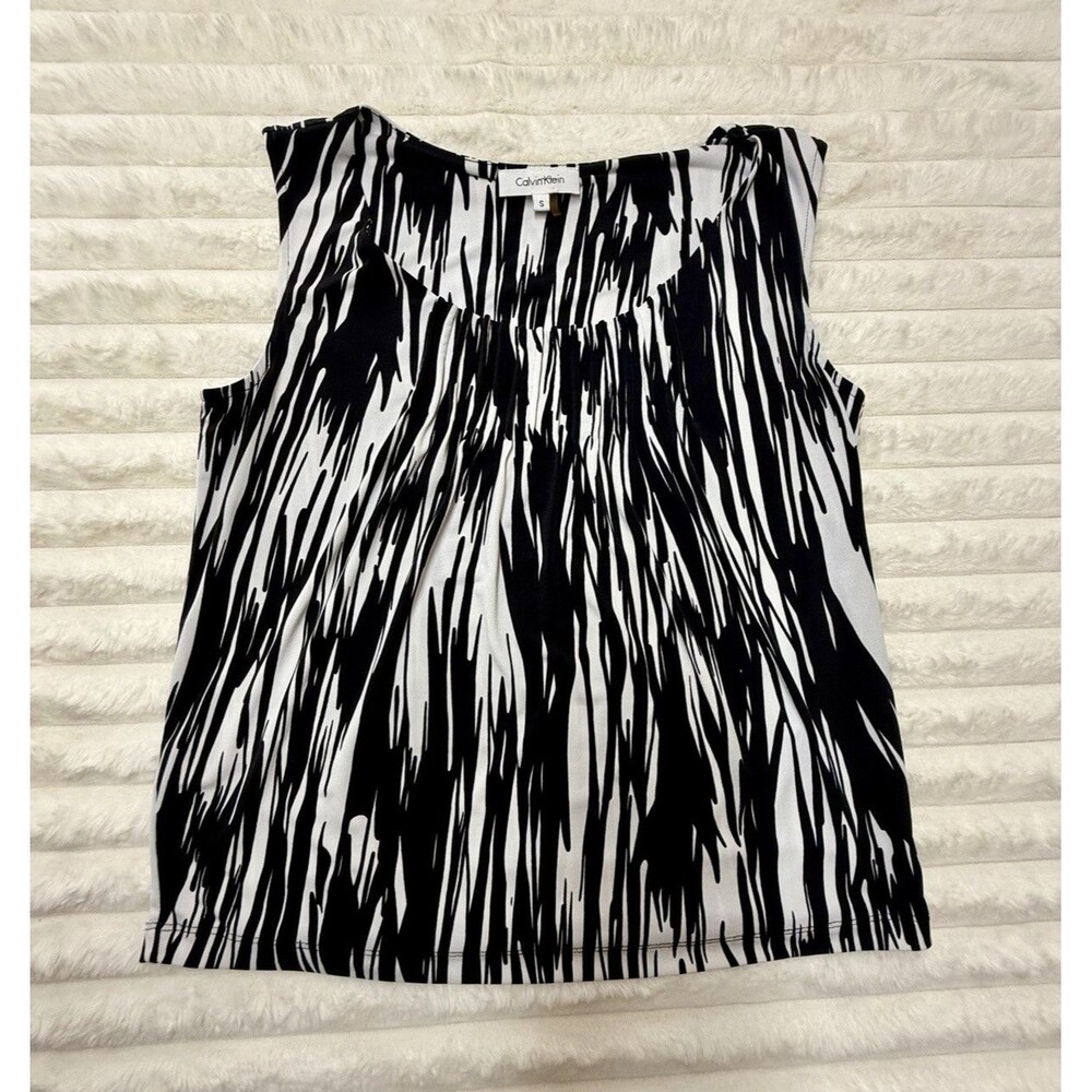 Calvin Klein S Black & White Abstract Tank Blouse Sleeveless Pleated Scoop Neck